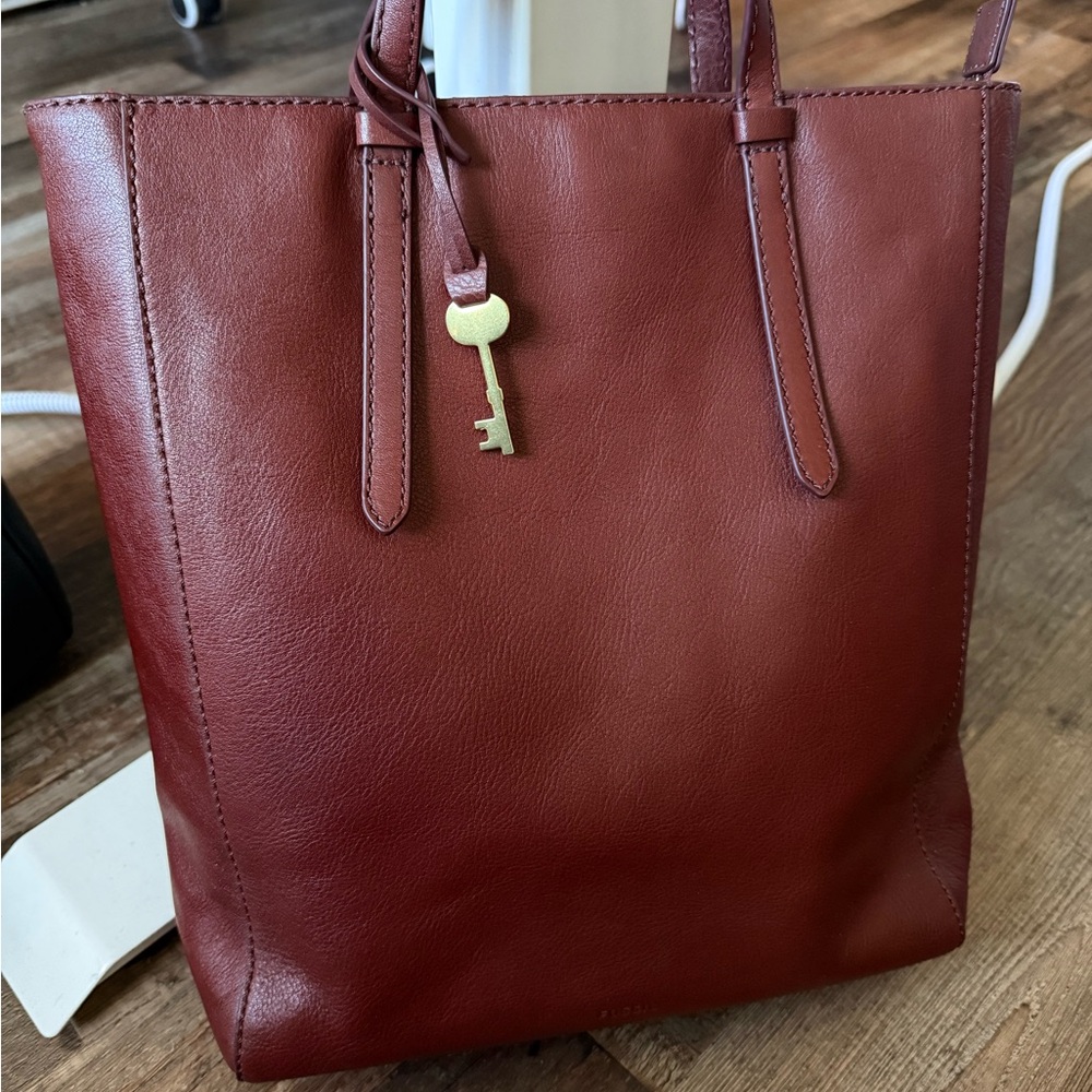 Fossil Large Camilla Burgundy Leather Convertible Backpack Tote